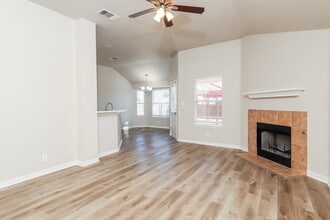 8423 Whitebrush in Converse, TX - Building Photo - Building Photo