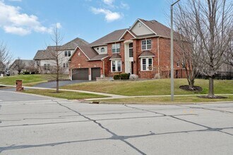 25947 Campbell Ln in Plainfield, IL - Building Photo - Building Photo