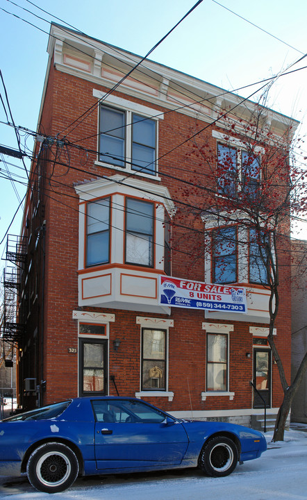 325-327 W 7th St in Covington, KY - Foto de edificio