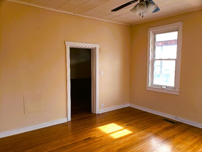 902 N 9th St in Vincennes, IN - Foto de edificio - Building Photo