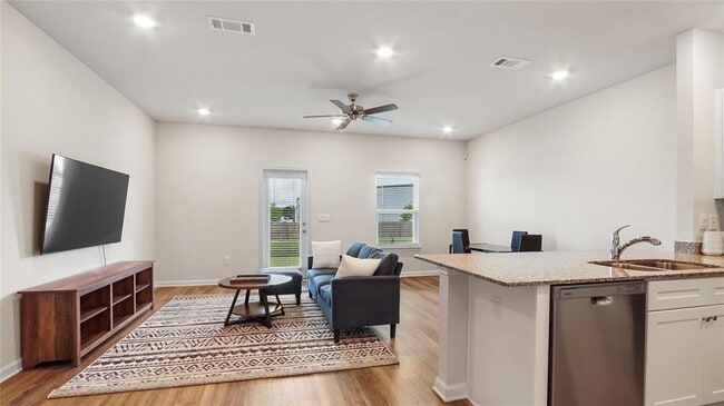 1761 Jakes Dr in Panama City, FL - Building Photo - Building Photo