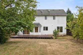 12323 SW Millview Ct in Tigard, OR - Building Photo - Building Photo