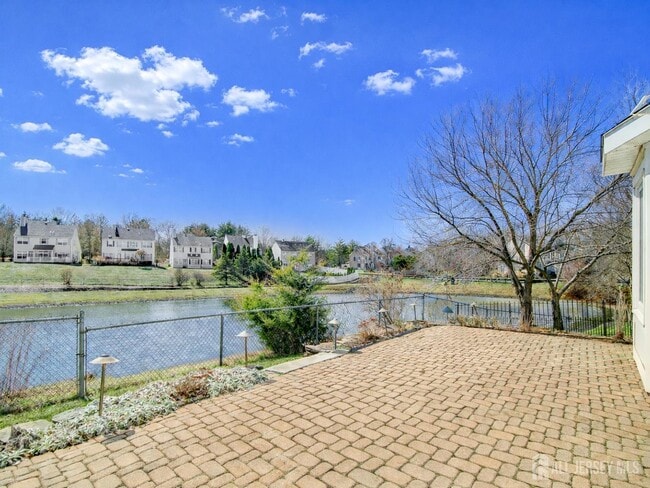 8 Mulberry Ct in Somerville, NJ - Building Photo - Building Photo