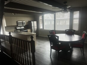 1242 Stonegate Ln in East Lansing, MI - Building Photo - Building Photo
