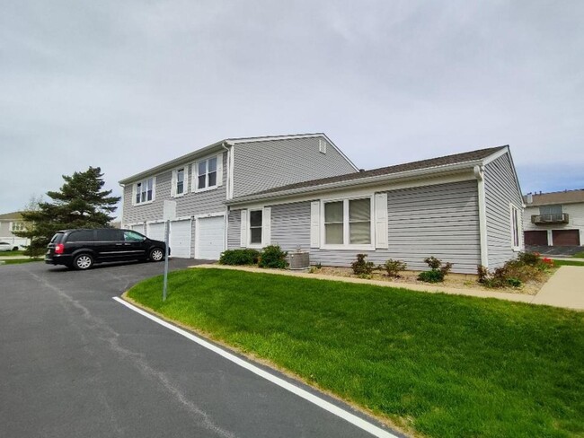 1044 Boston Hbr in Schaumburg, IL - Building Photo - Building Photo