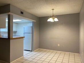 914 Lake Destiny Rd in Altamonte Springs, FL - Building Photo - Building Photo