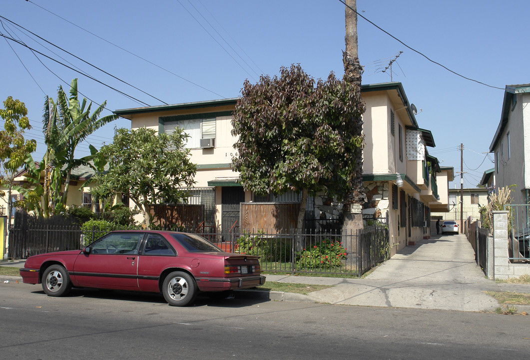 1066 N St Andrews Pl in Los Angeles, CA - Building Photo