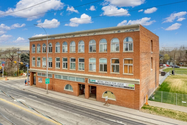 902 9 Ave SE in Calgary, AB - Building Photo - Building Photo