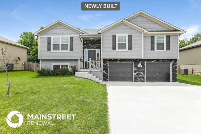 property at 1501 N 9th St E