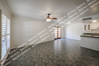 711 E North Ln, Unit 2 in Phoenix, AZ - Building Photo - Building Photo