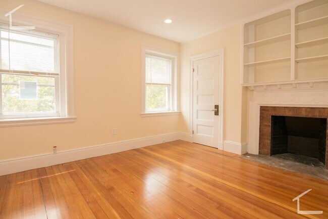 1610 Beacon St in Brookline, MA - Building Photo - Building Photo