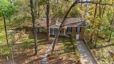 298 Pinemont Dr in Pointblank, TX - Foto de edificio - Building Photo