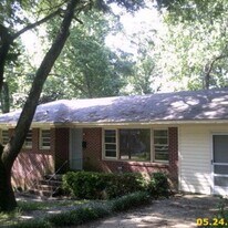272 Dixie Dr in Ozark, AL - Building Photo