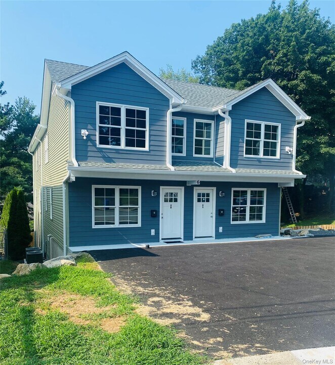 6 Sweezy Ave in Highland Falls, NY - Building Photo