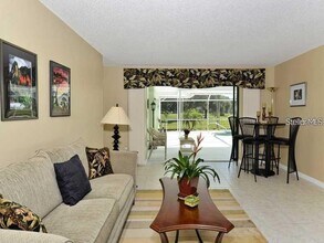 4841 Palm Aire Dr in Sarasota, FL - Building Photo - Building Photo