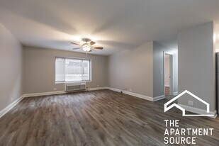 744 W Gordon Terrace in Chicago, IL - Building Photo