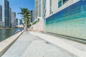 325 S Biscayne Blvd, Unit 4121 in Miami, FL - Building Photo - Building Photo