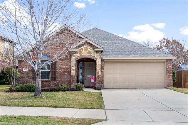 2104 Eppright Dr in Little Elm, TX - Building Photo
