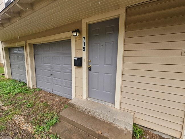 715 Fulton St in Denton, TX - Building Photo - Building Photo