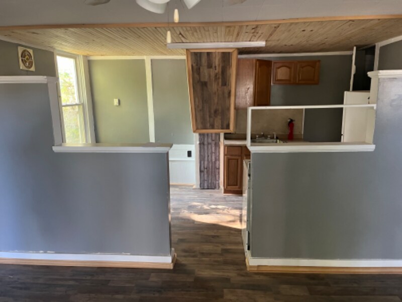 636 Enders Ave, Unit Apt 1 in Howes Cave, NY - Building Photo