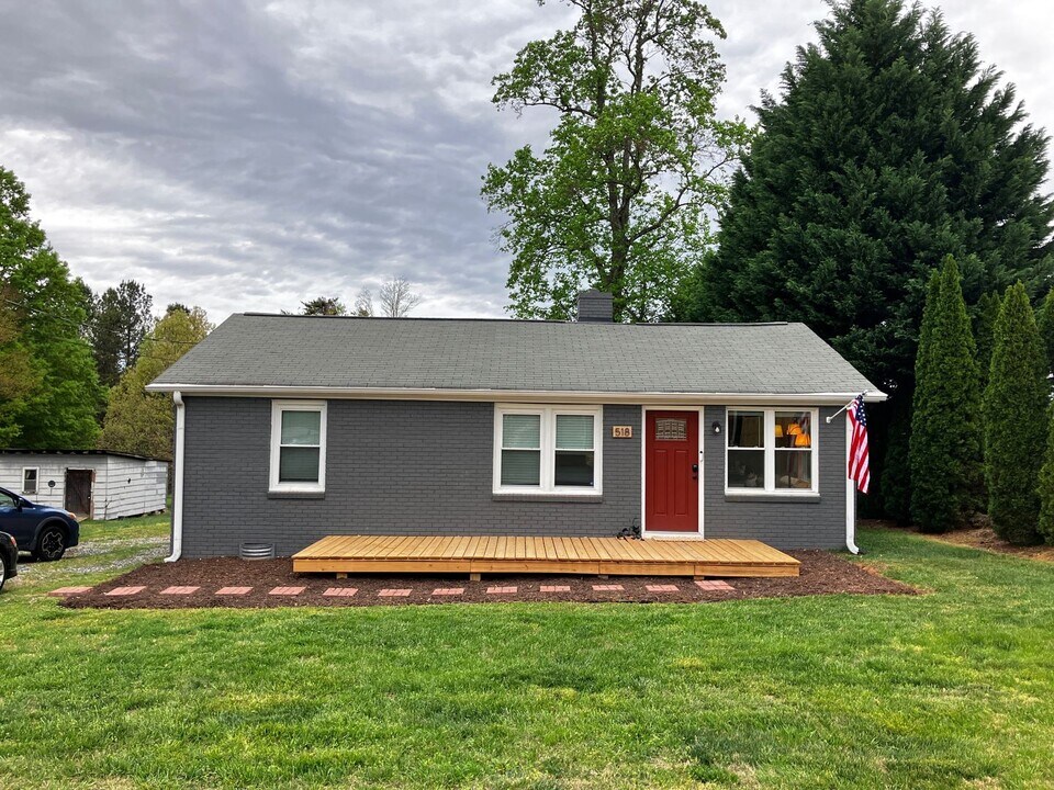518 Kenneth Rd in Greensboro, NC - Building Photo