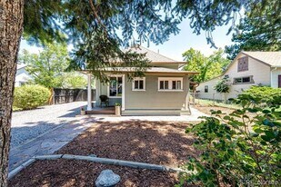 2832 S Acoma St in Englewood, CO - Building Photo