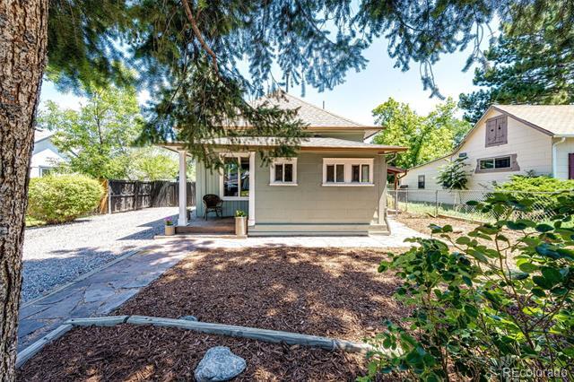 property at 2832 S Acoma St