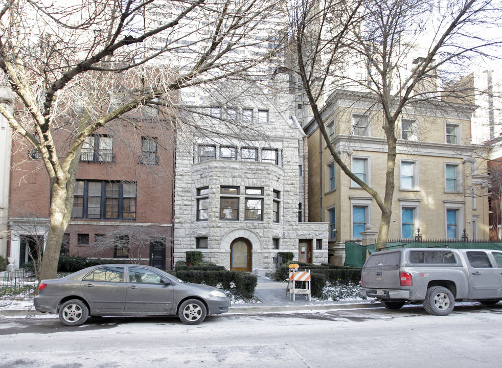 1443 N Astor St in Chicago, IL - Building Photo