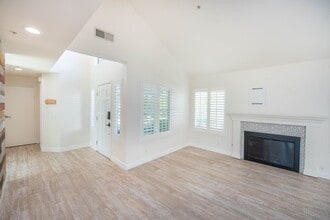 2626 Santa Ana Ave in Costa Mesa, CA - Building Photo - Building Photo
