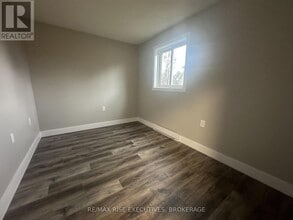 565 Emma St in Gananoque, ON - Building Photo - Building Photo