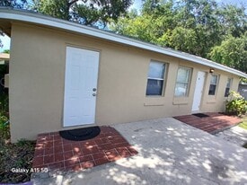 1645 NE 149th St in Miami, FL - Building Photo