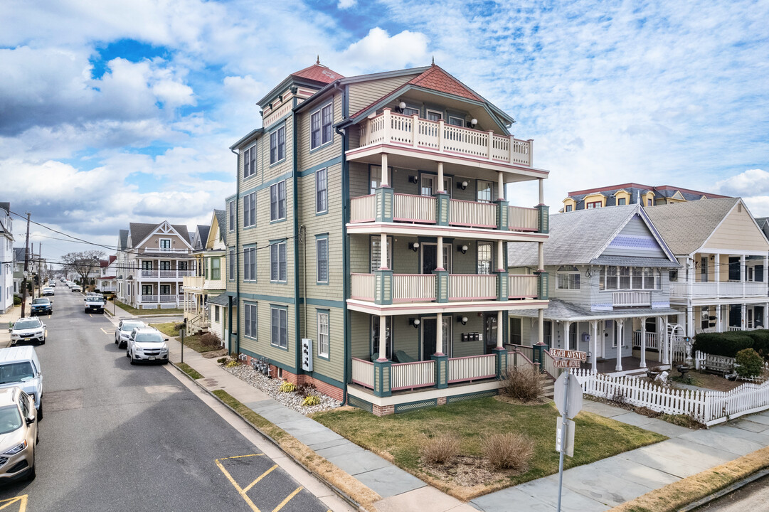 18 Atlantic Ave in Ocean Grove, NJ - Foto de edificio