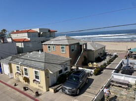 711 Seagirt Ct in San Diego, CA - Building Photo