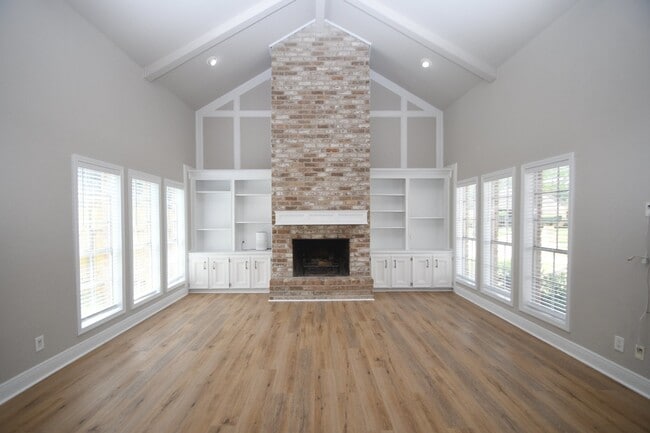 property at 1526 Barraud Ct