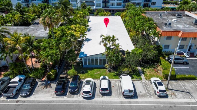 1050 92nd St in Bay Harbor Islands, FL - Building Photo - Building Photo