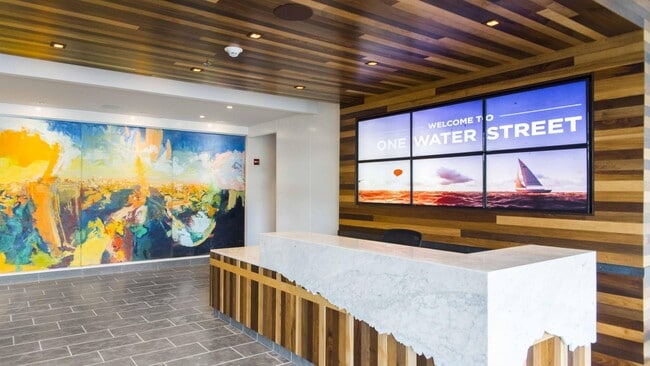 250 N Christopher Columbus Blvd, Unit 1606 in Philadelphia, PA - Foto de edificio - Building Photo