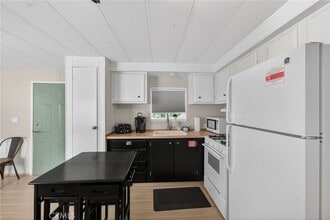 41205 Anza Rd in Temecula, CA - Foto de edificio - Building Photo