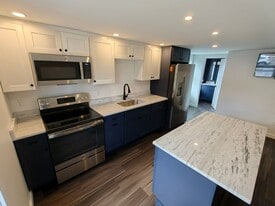 225 State St in Northampton, MA - Building Photo