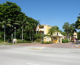 The Beach Club at Fontainebleau Park in Miami, FL - Building Photo - Building Photo