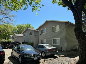 1019 Mechoopda Street in Chico, CA - Building Photo - Interior Photo