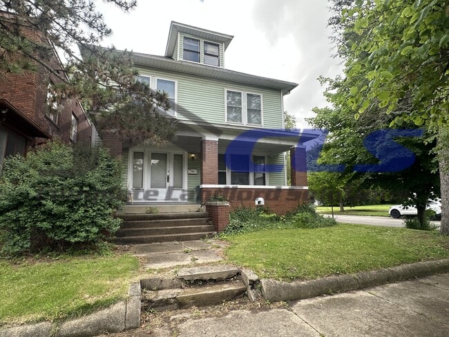 property at 1301 S 9th St