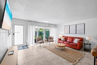3725 S Olive Ave in West Palm Beach, FL - Building Photo - Building Photo