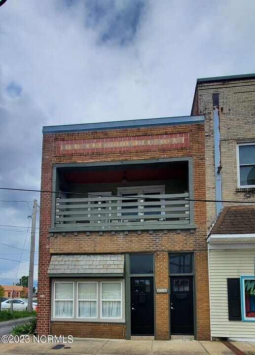 216 N M.L.K. junior Dr-Unit -Upstairs in Elizabeth City, NC - Building Photo
