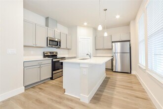 352 Whiteheart Dr in DeLand, FL - Building Photo - Building Photo