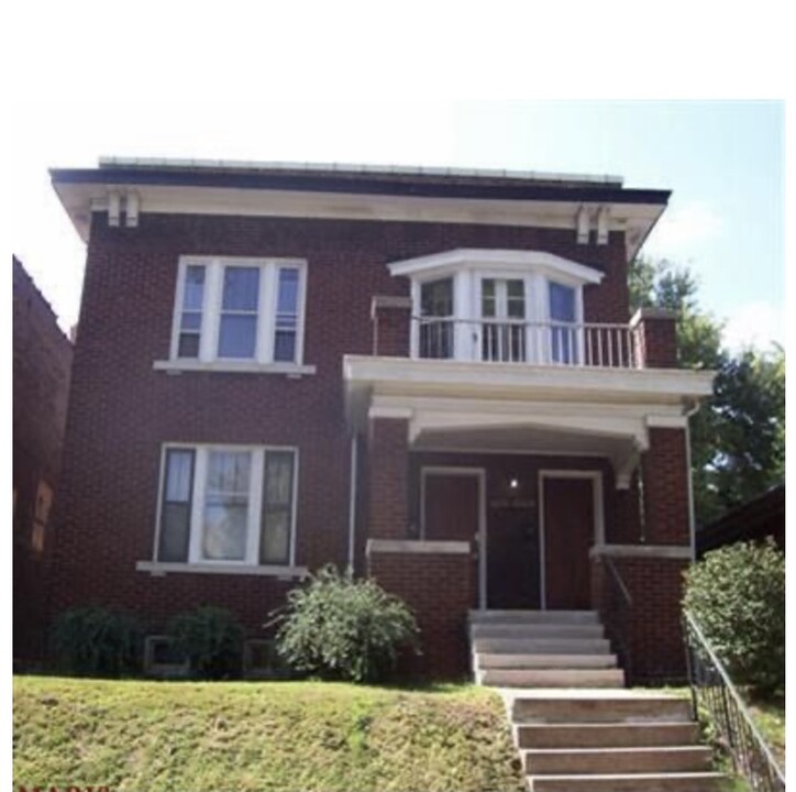 4230 Shaw Blvd in St. Louis, MO - Building Photo