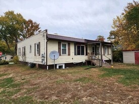 28158 La Rue St in Elkhart, IN - Building Photo