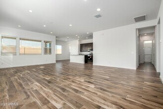 14958 W Smoketree Dr in Surprise, AZ - Foto de edificio - Building Photo