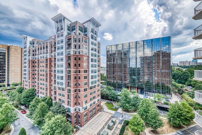 Halstead Tower by Windsor in Alexandria, VA - Foto de edificio - Building Photo