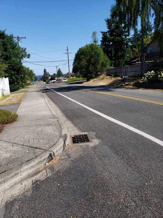 3310 Sunset Dr W in University Place, WA - Building Photo