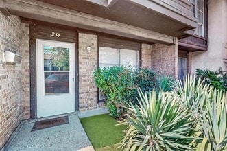 234 Rolling Hills Pl in Lancaster, TX - Building Photo - Building Photo
